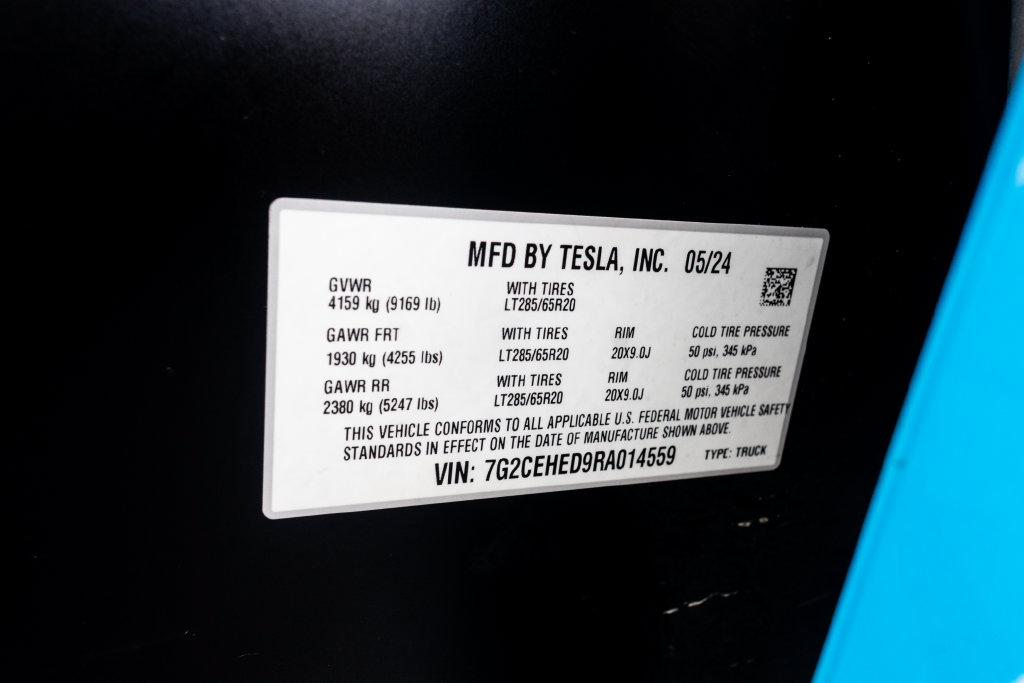 Used 2024 Tesla Cybertruck AWD Crew Cab image 53