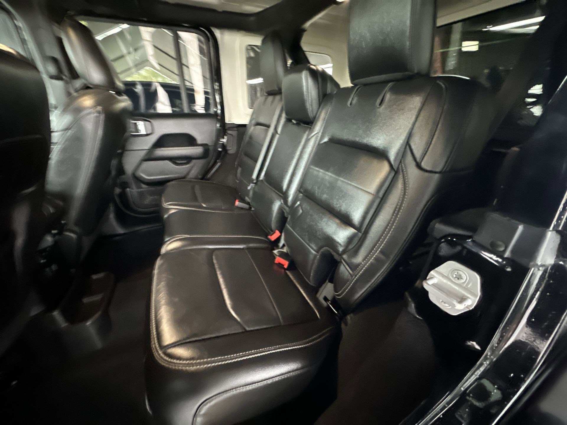 Used 2019 Jeep Wrangler Unlimited Sahara w/ Uconnect 4C Nav & Sound Group image 26