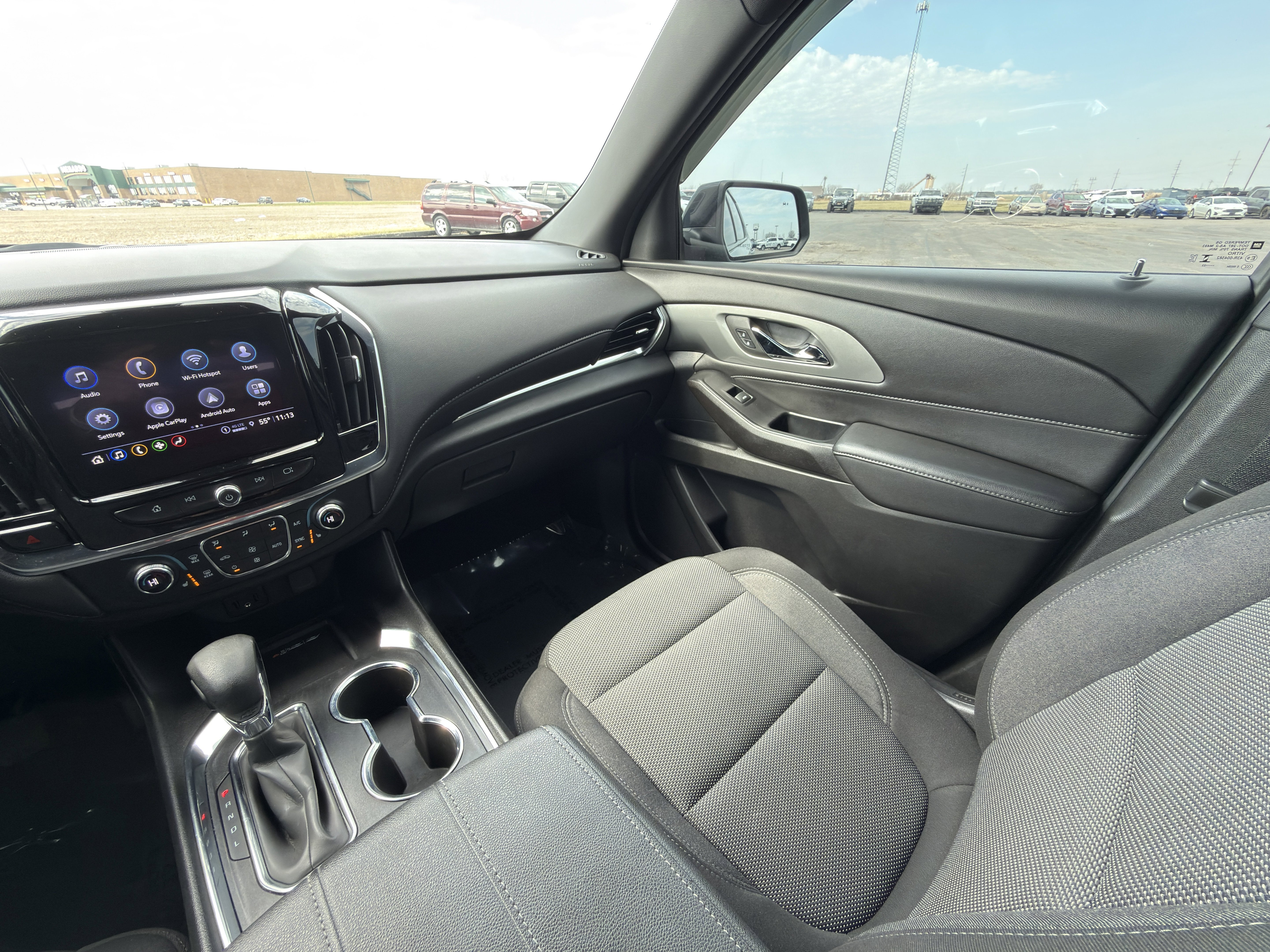 Used 2023 Chevrolet Traverse LT image 29