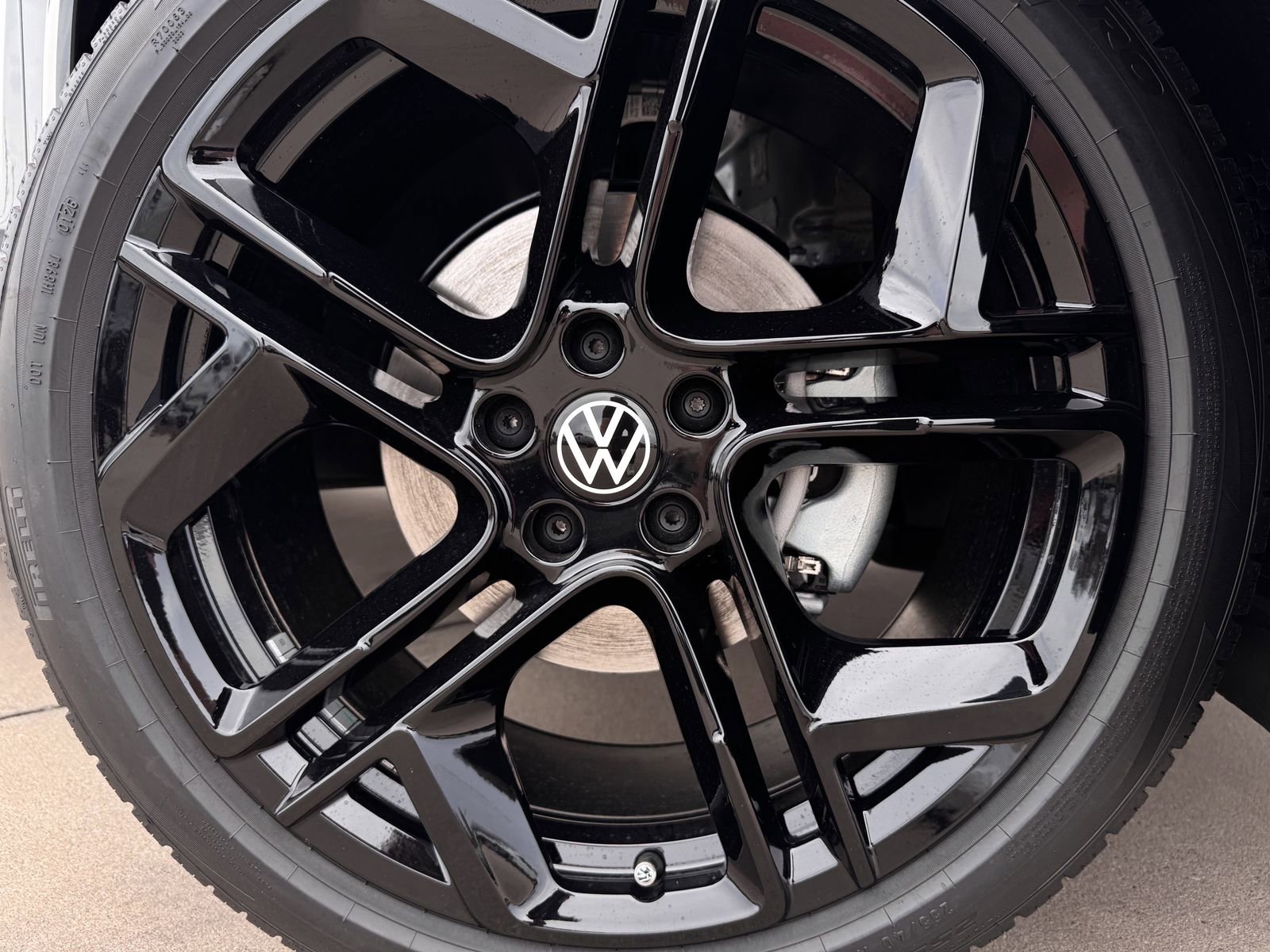 New 2026 Volkswagen Tiguan SE R-Line image 10