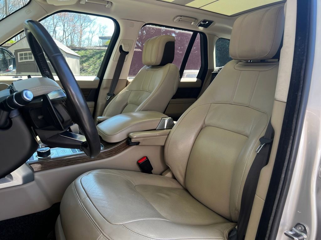Used 2019 Land Rover Range Rover HSE image 13