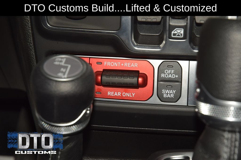 Used 2025 Jeep Wrangler Unlimited Rubicon AWD/4WD image 33