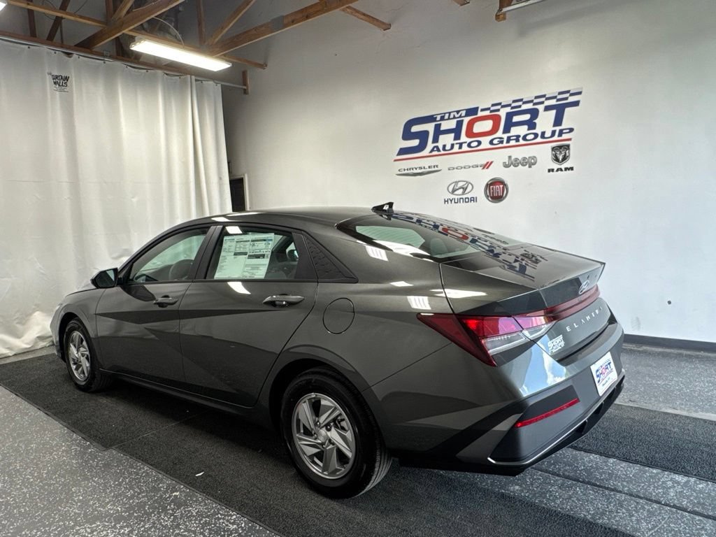 New 2026 Hyundai Elantra SE FWD image 7