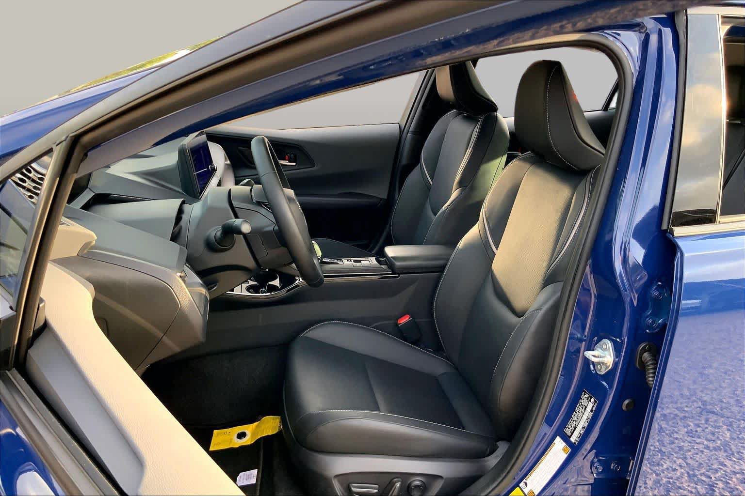 Used 2024 Toyota Prius XLE AWD/4WD image 8
