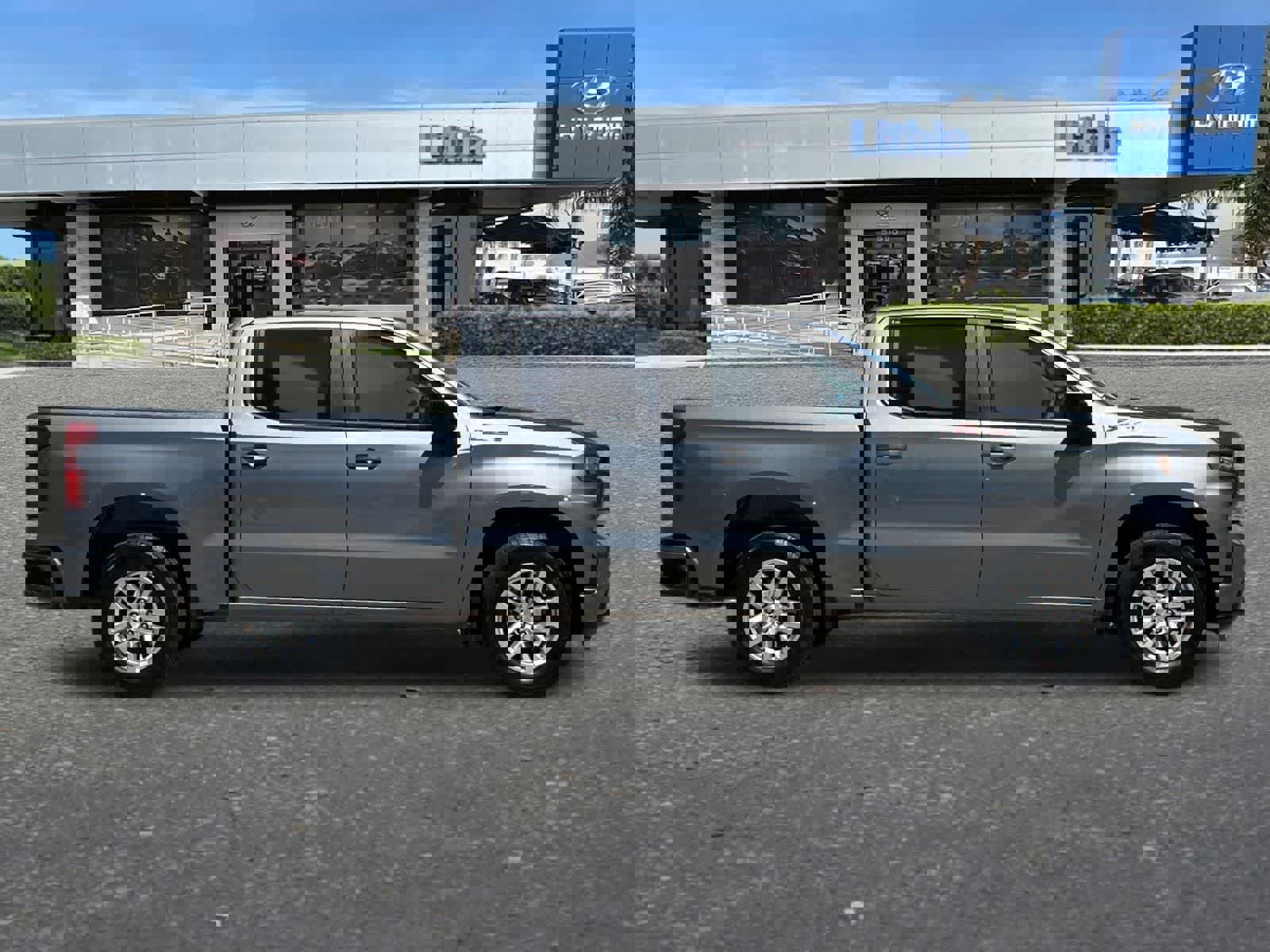 Used 2021 Chevrolet Silverado 1500 RST w/ Z71 Off-Road Package AWD/4WD image 9