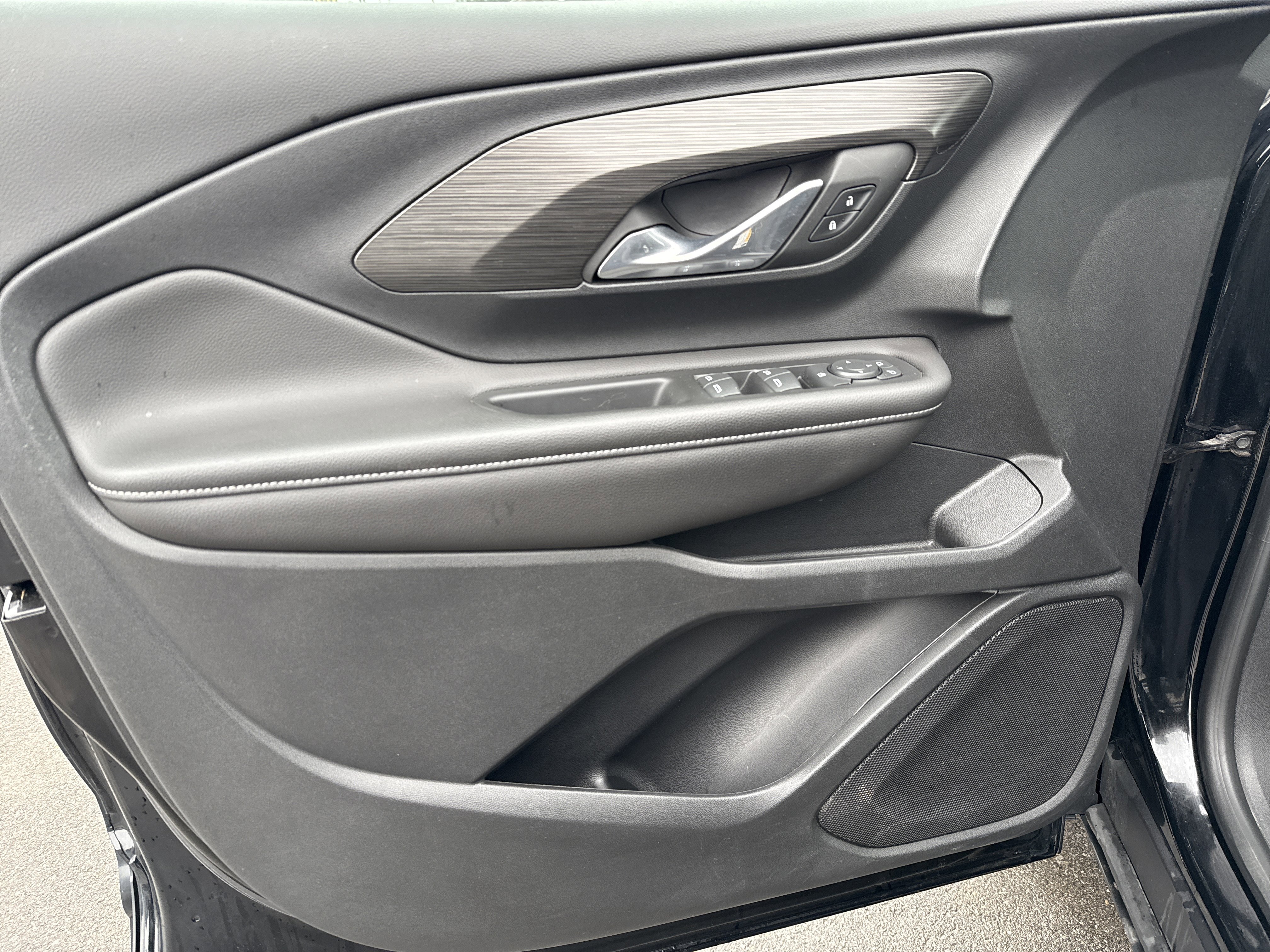 Used 2022 GMC Terrain SLE w/ Driver Convenience Package image 15