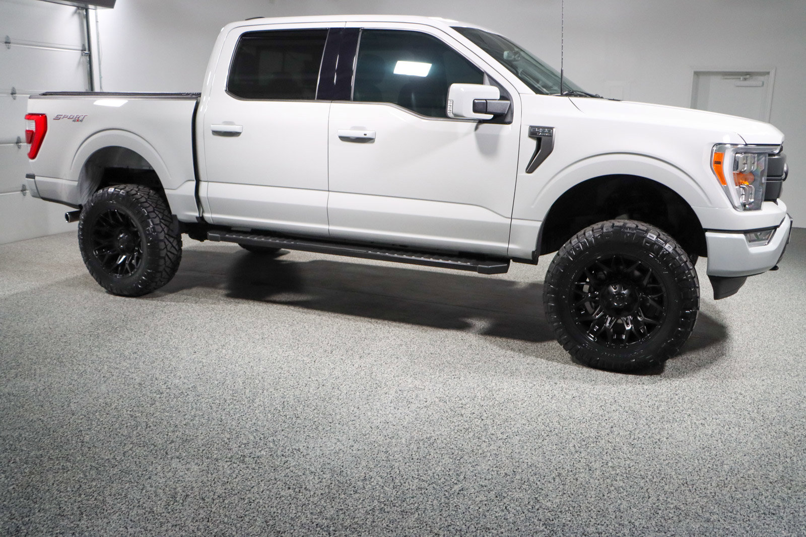 Used 2023 Ford F150 Lariat image 7