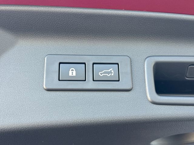 Used 2025 Subaru Forester Limited image 30