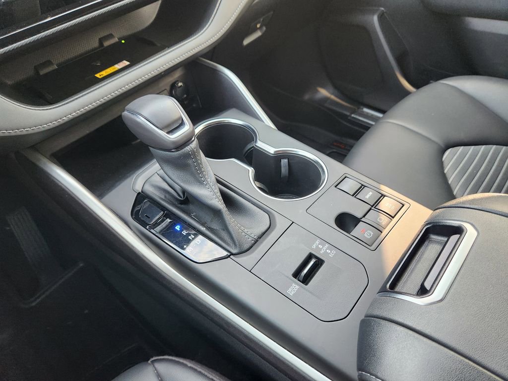 Used 2023 Toyota Highlander XSE image 25