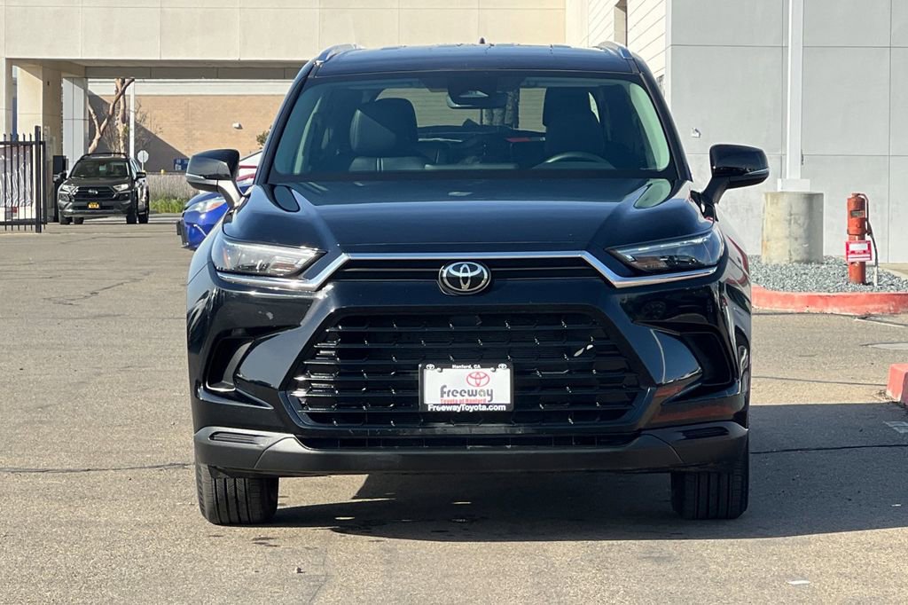 Certified 2025 Toyota Grand Highlander XLE image 11