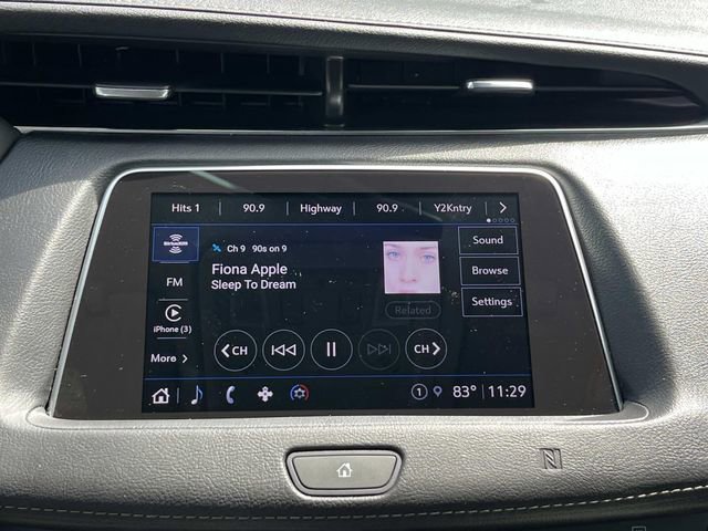 Used 2021 Cadillac XT4 Luxury w/ Cold Weather Package image 12