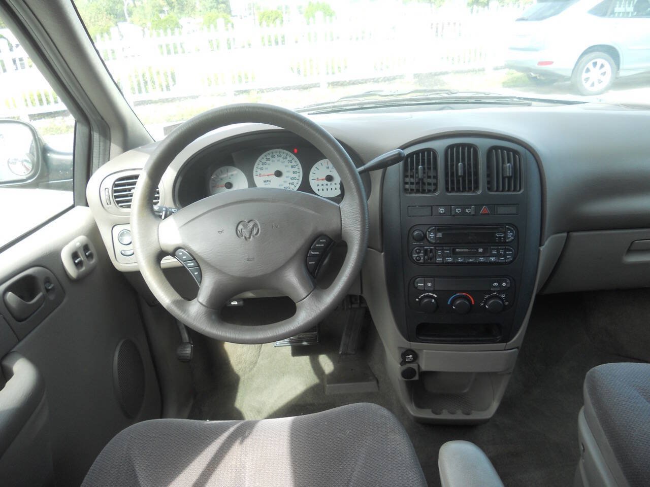Used 2003 Dodge Grand Caravan SE FWD image 31