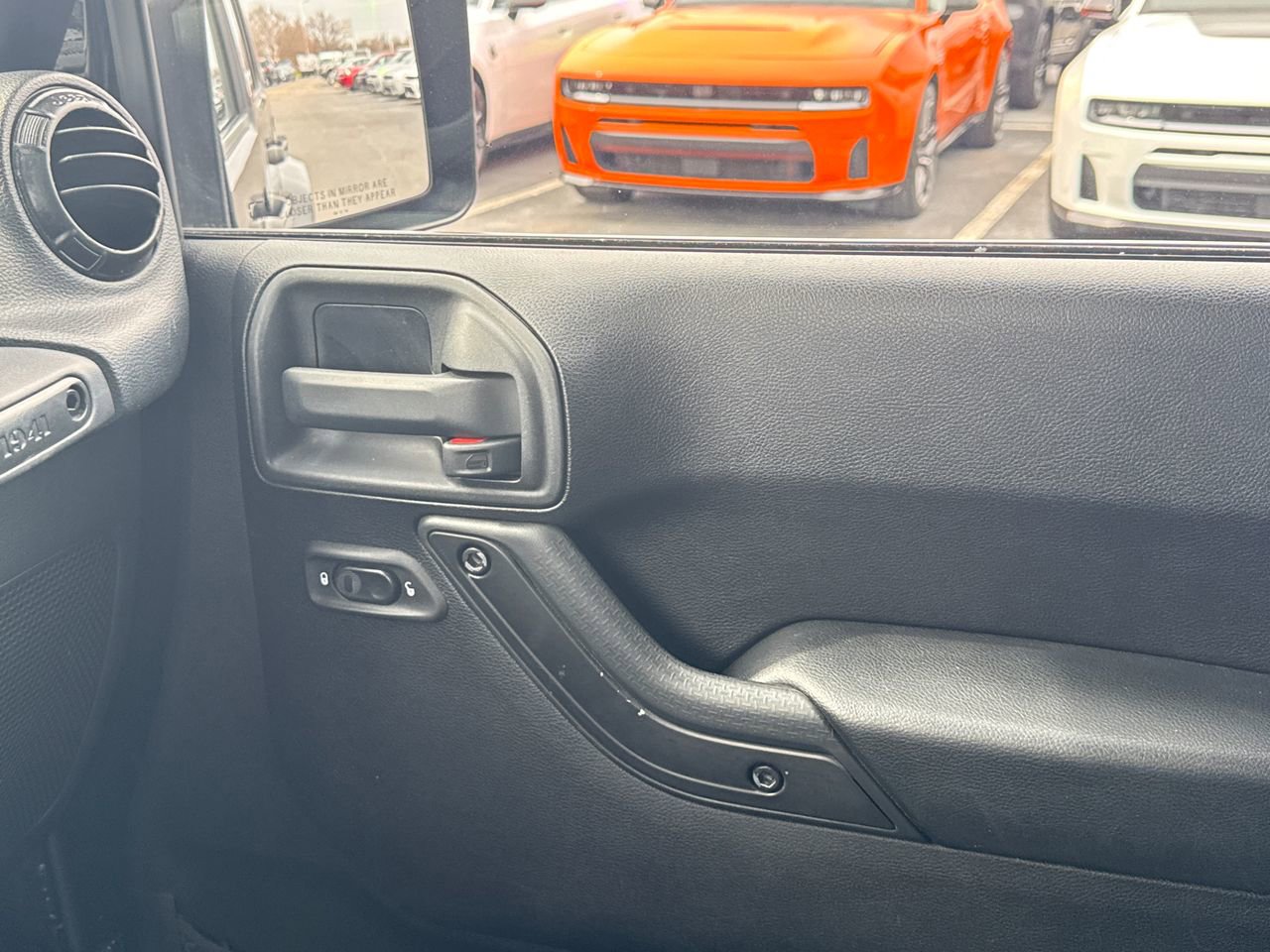 Used 2015 Jeep Wrangler Unlimited Sahara w/ Connectivity Group image 19