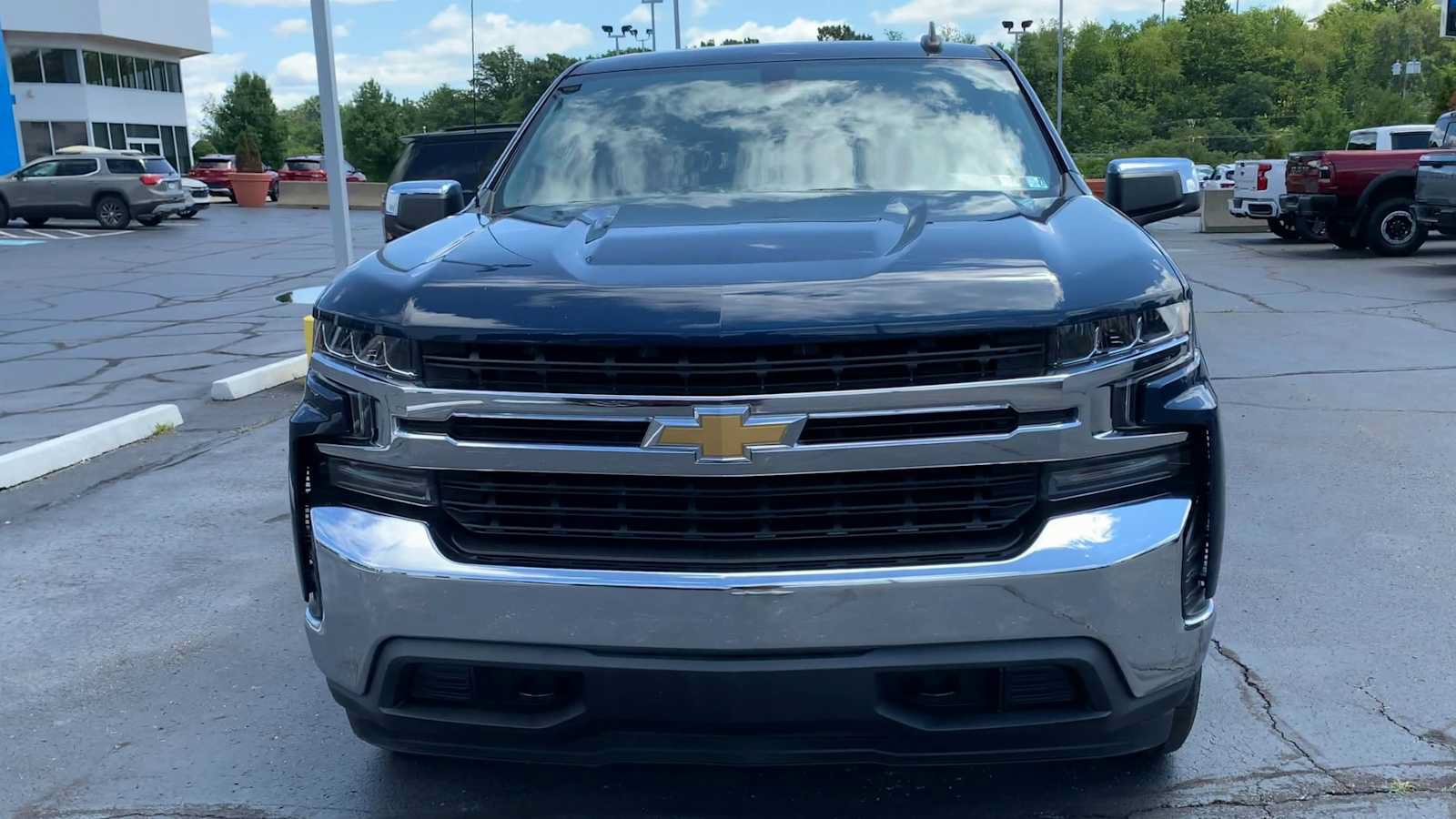 Used 2020 Chevrolet Silverado 1500 LT w/ All-Star Edition AWD/4WD image 3