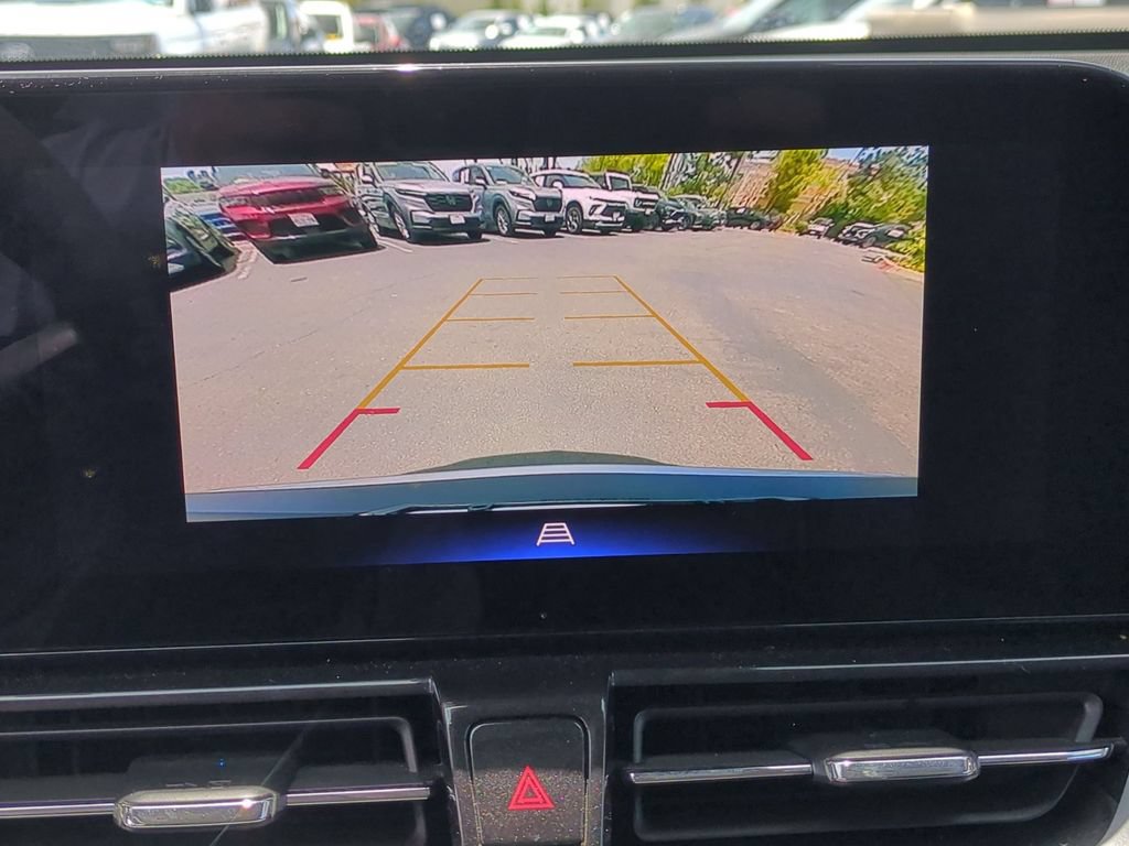 Used 2025 Chevrolet TrailBlazer LT AWD/4WD image 17