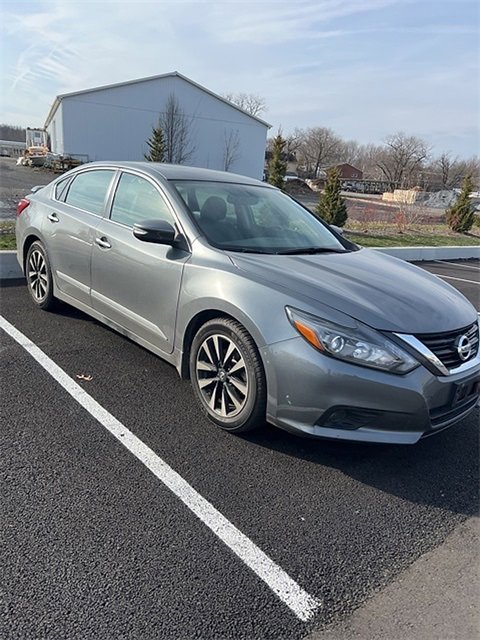Used 2017 Nissan Altima 2.5 SL w/ Technology Package image 3
