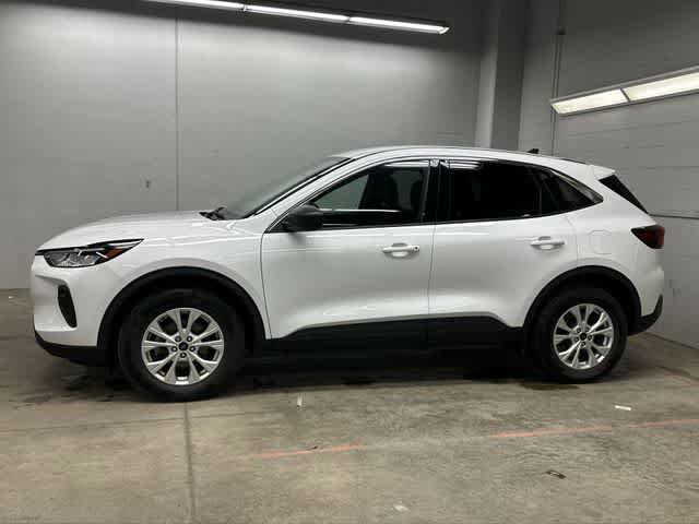 Used 2023 Ford Escape Active AWD/4WD image 2