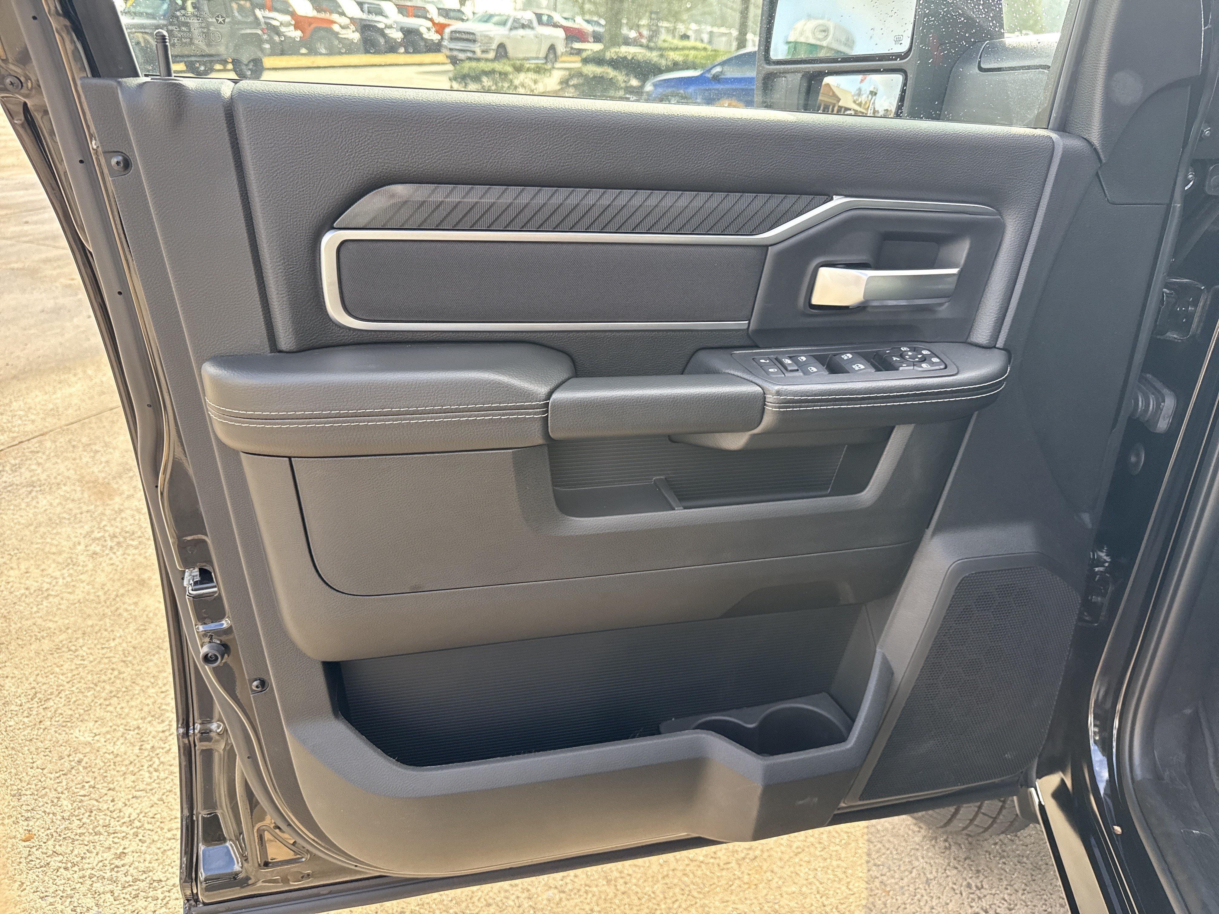 New 2026 RAM 3500 Big Horn AWD/4WD image 10