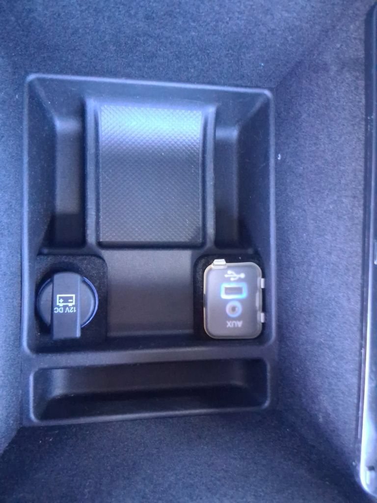 Used 2013 Dodge Charger SE RWD image 26