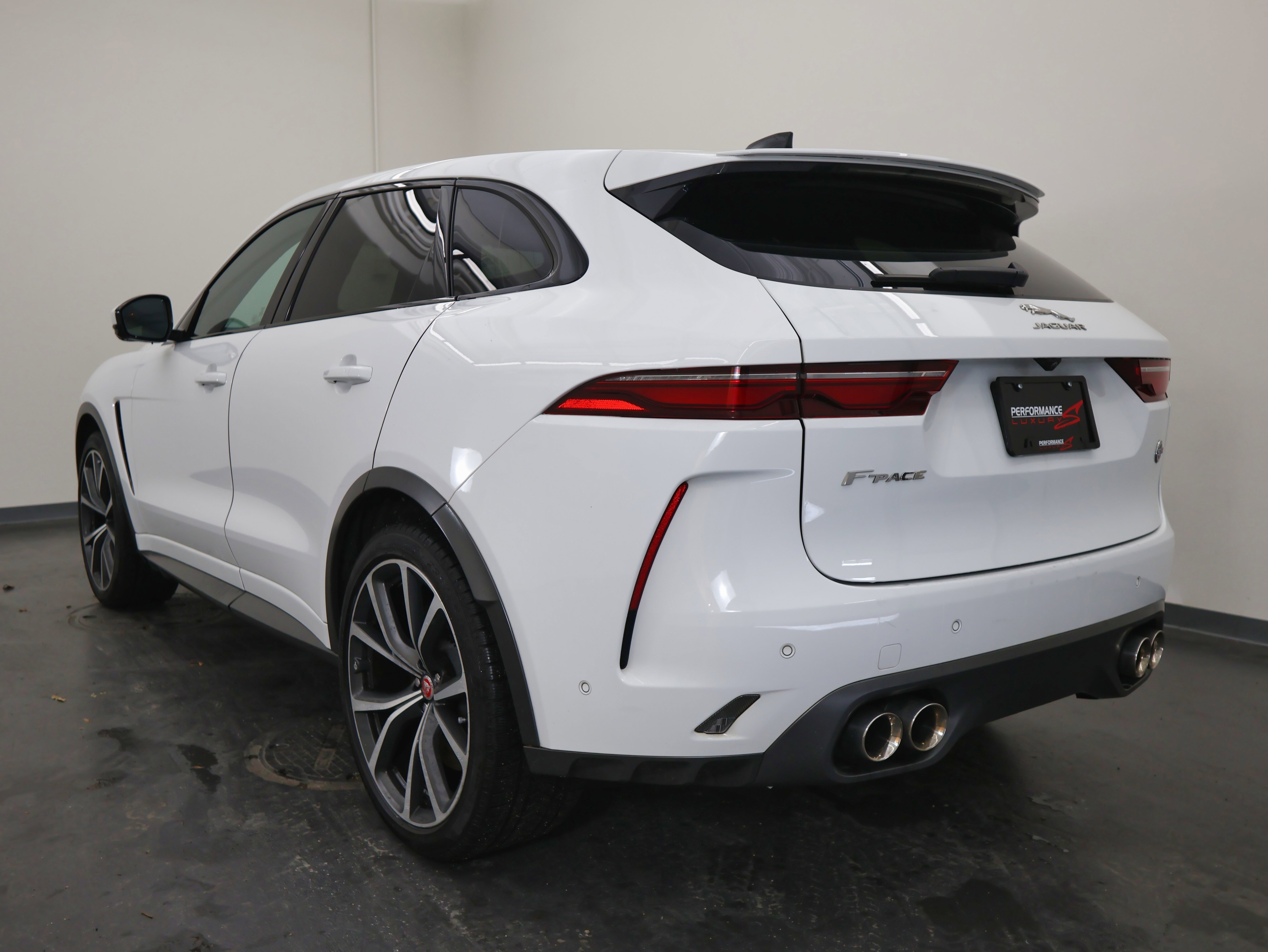 Used 2021 Jaguar F-PACE SVR image 5