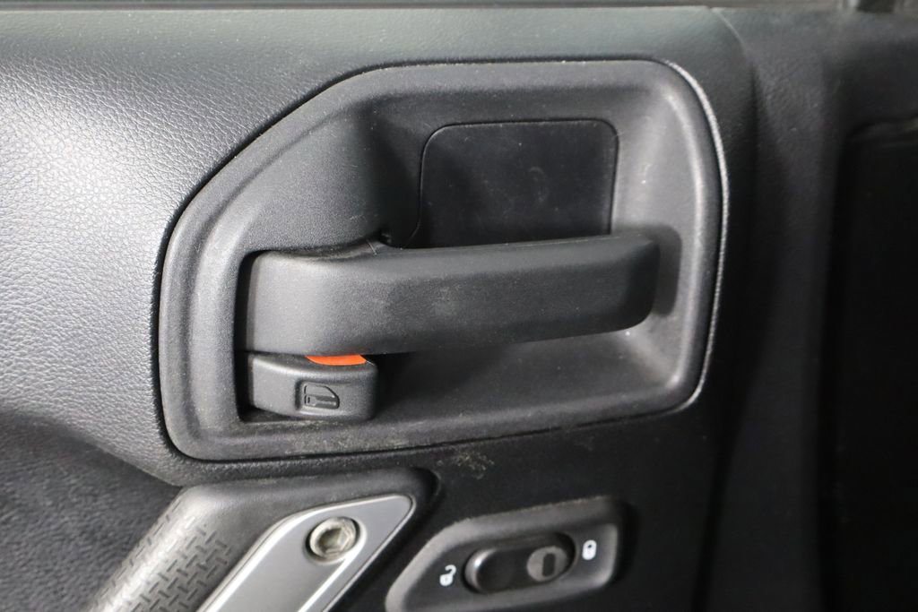 Used 2012 Jeep Wrangler Unlimited Sahara w/ Connectivity Group AWD/4WD image 20