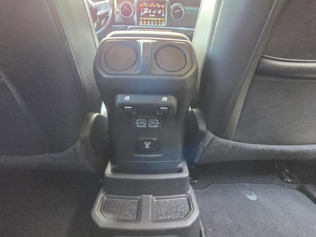Used 2022 Jeep Wrangler Unlimited Sahara w/ Cold Weather Group AWD/4WD image 26