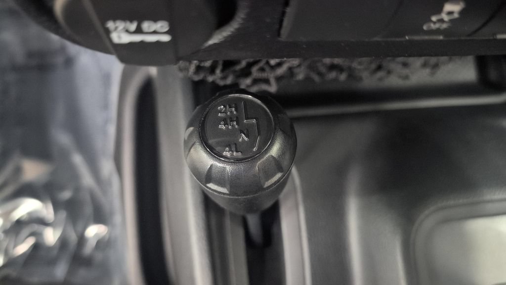 Used 2016 Jeep Wrangler Sport AWD/4WD image 14