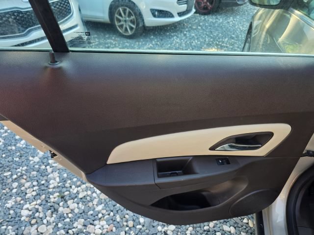 Used 2012 Chevrolet Cruze LT FWD image 17