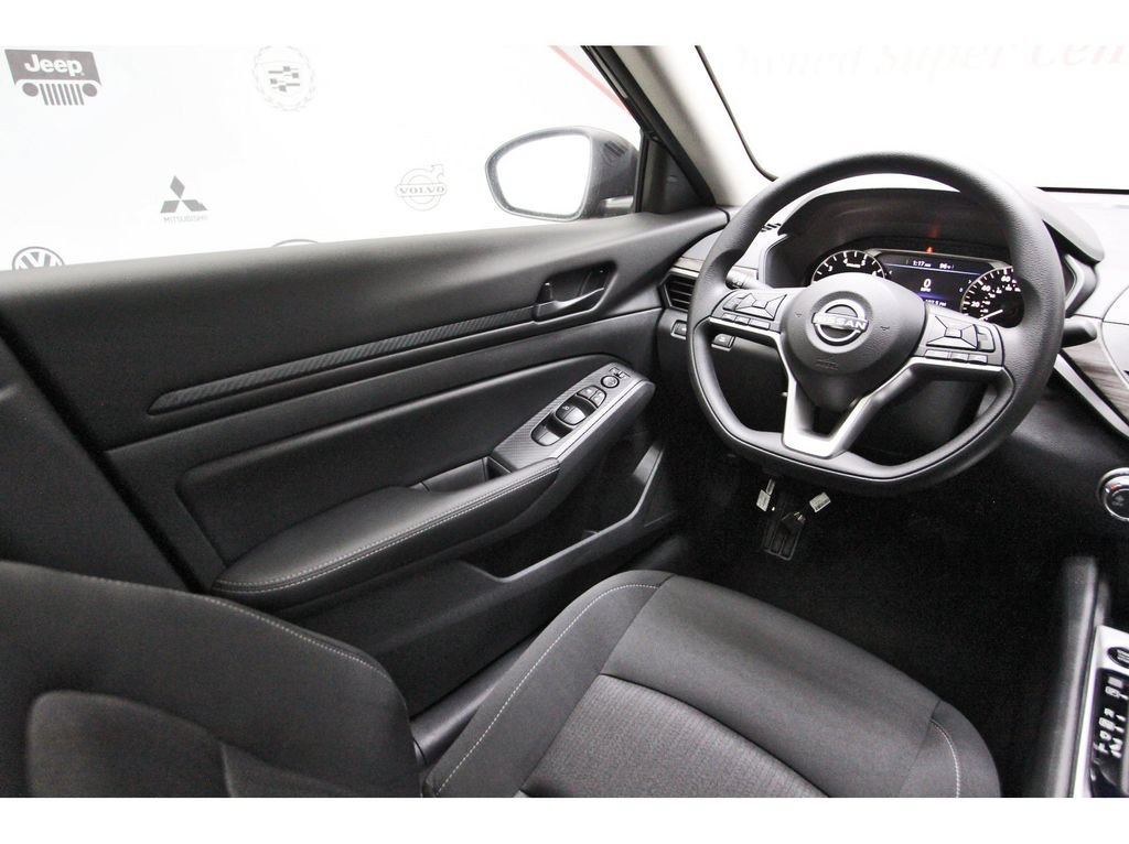New 2026 Nissan Altima 2.5 SV FWD image 6