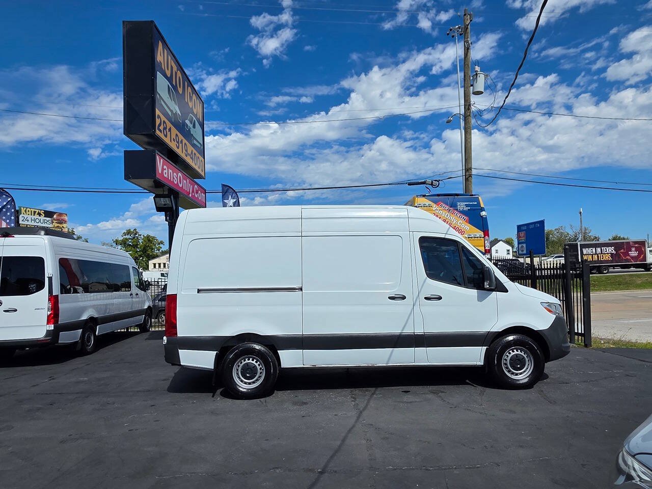 Used 2020 Mercedes-Benz Sprinter 2500 image 3