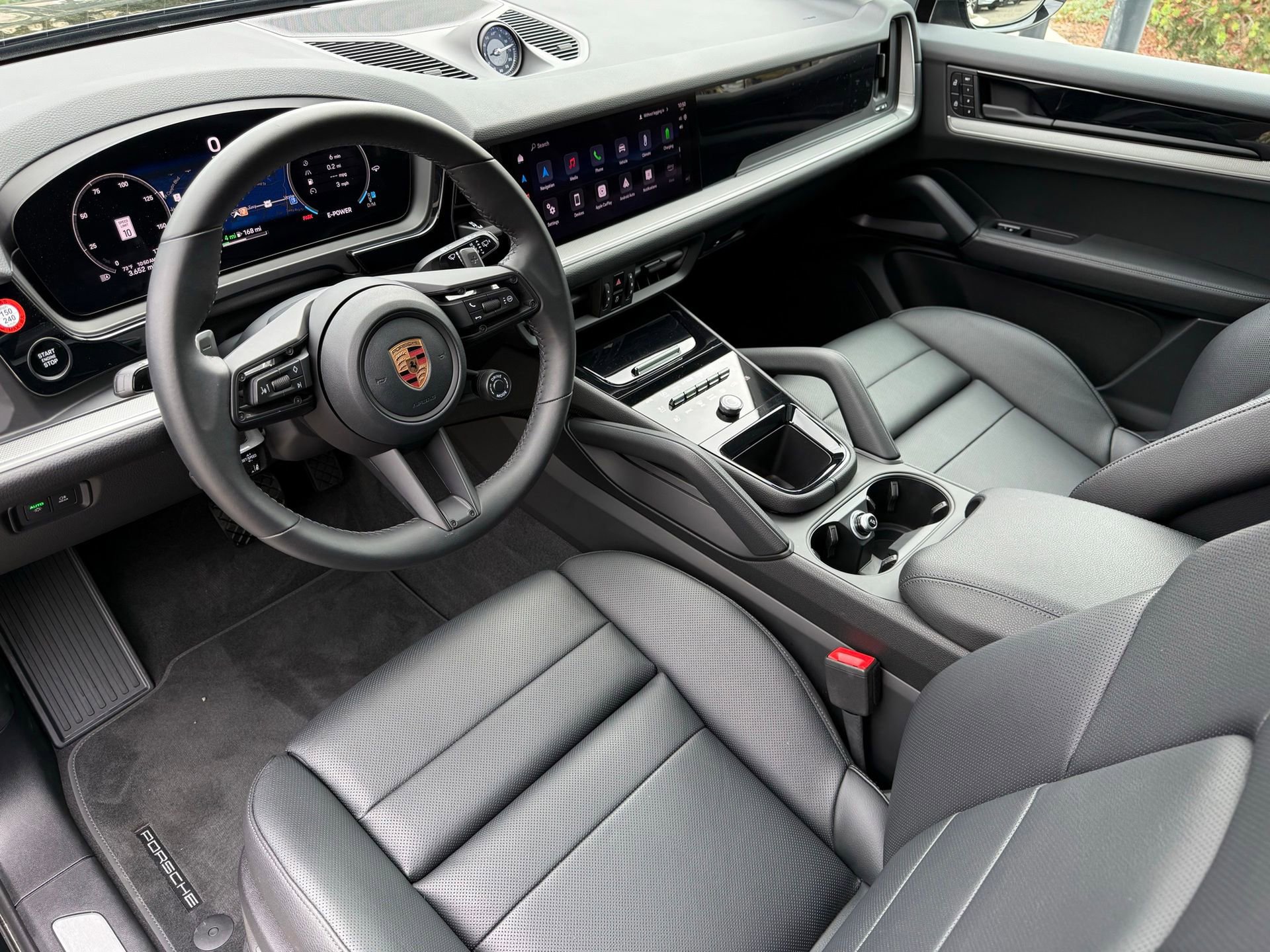 Used 2026 Porsche Cayenne E-Hybrid AWD/4WD image 4