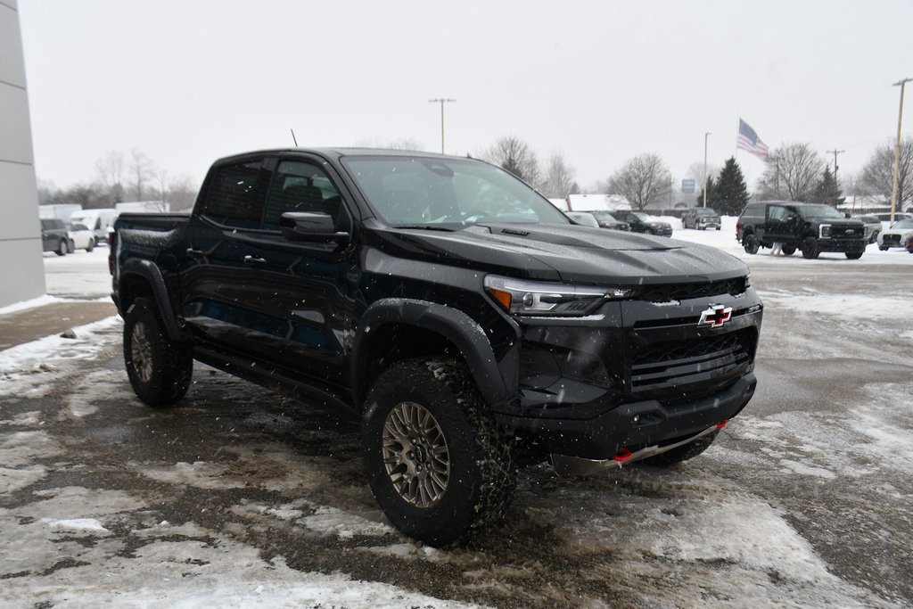 Used 2025 Chevrolet Colorado ZR2 image 9
