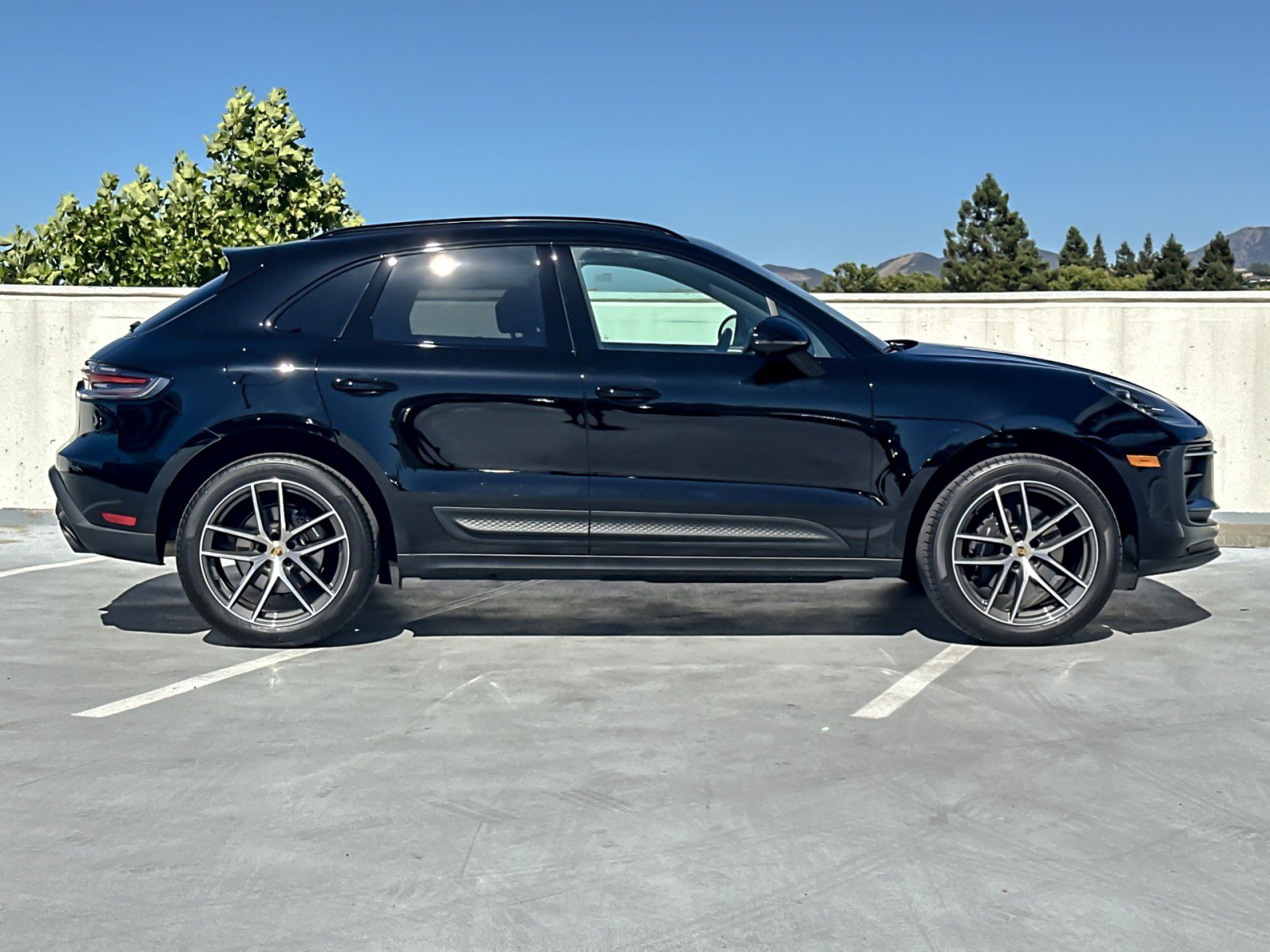 Used 2026 Porsche Macan AWD/4WD image 9