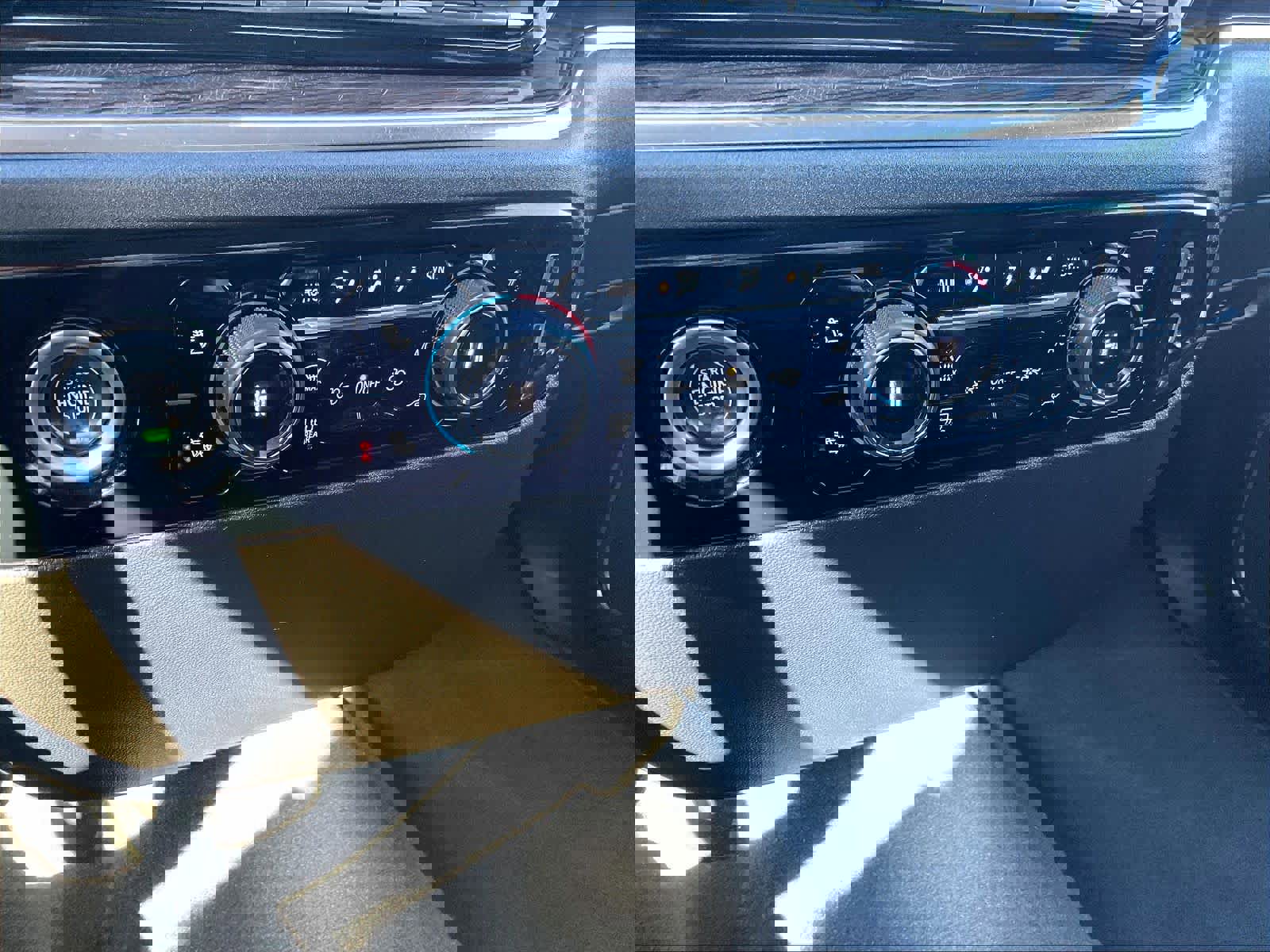 Used 2023 Chevrolet Silverado 1500 LT image 25