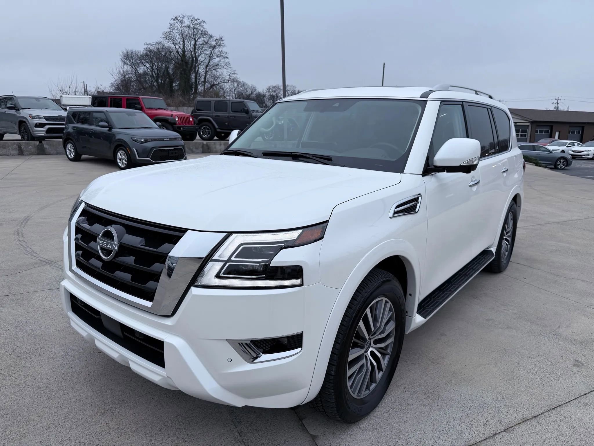 Used 2024 Nissan Armada SL w/ Captain's Chairs Package image 1