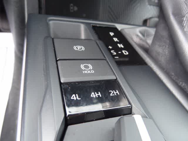 Used 2024 Toyota Tacoma SR5 AWD/4WD image 12