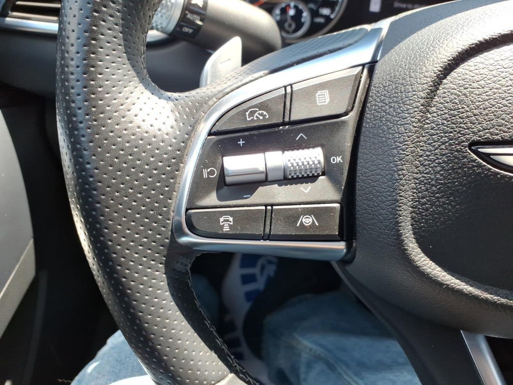 Used 2025 Genesis G70 2.5T AWD/4WD image 20