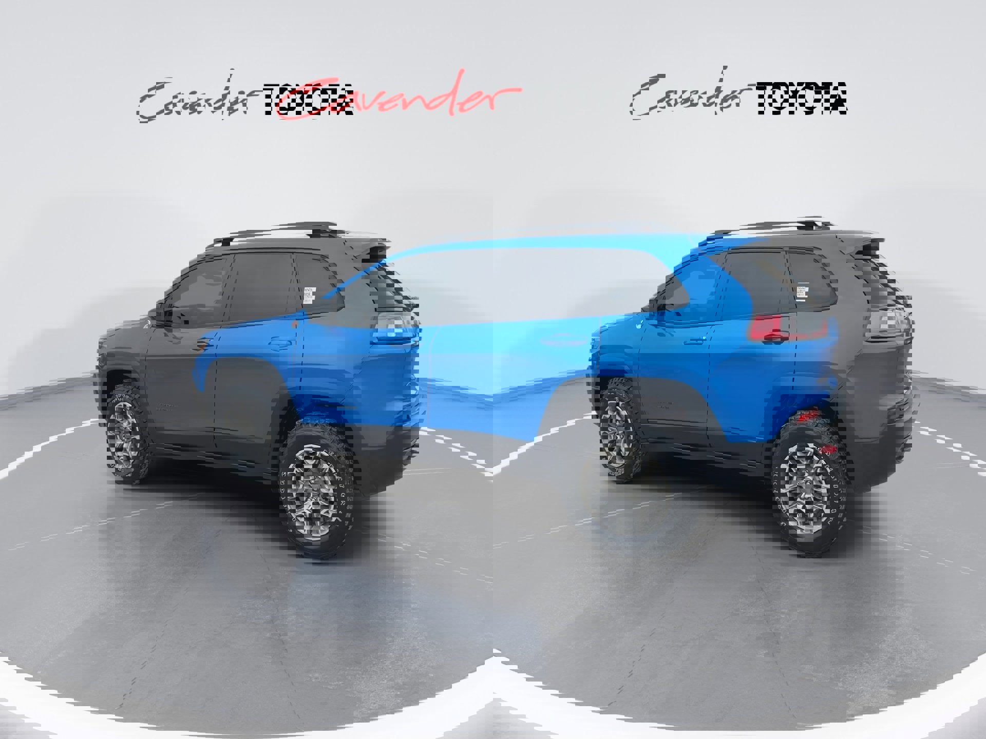 Used 2022 Jeep Cherokee Trailhawk image 6