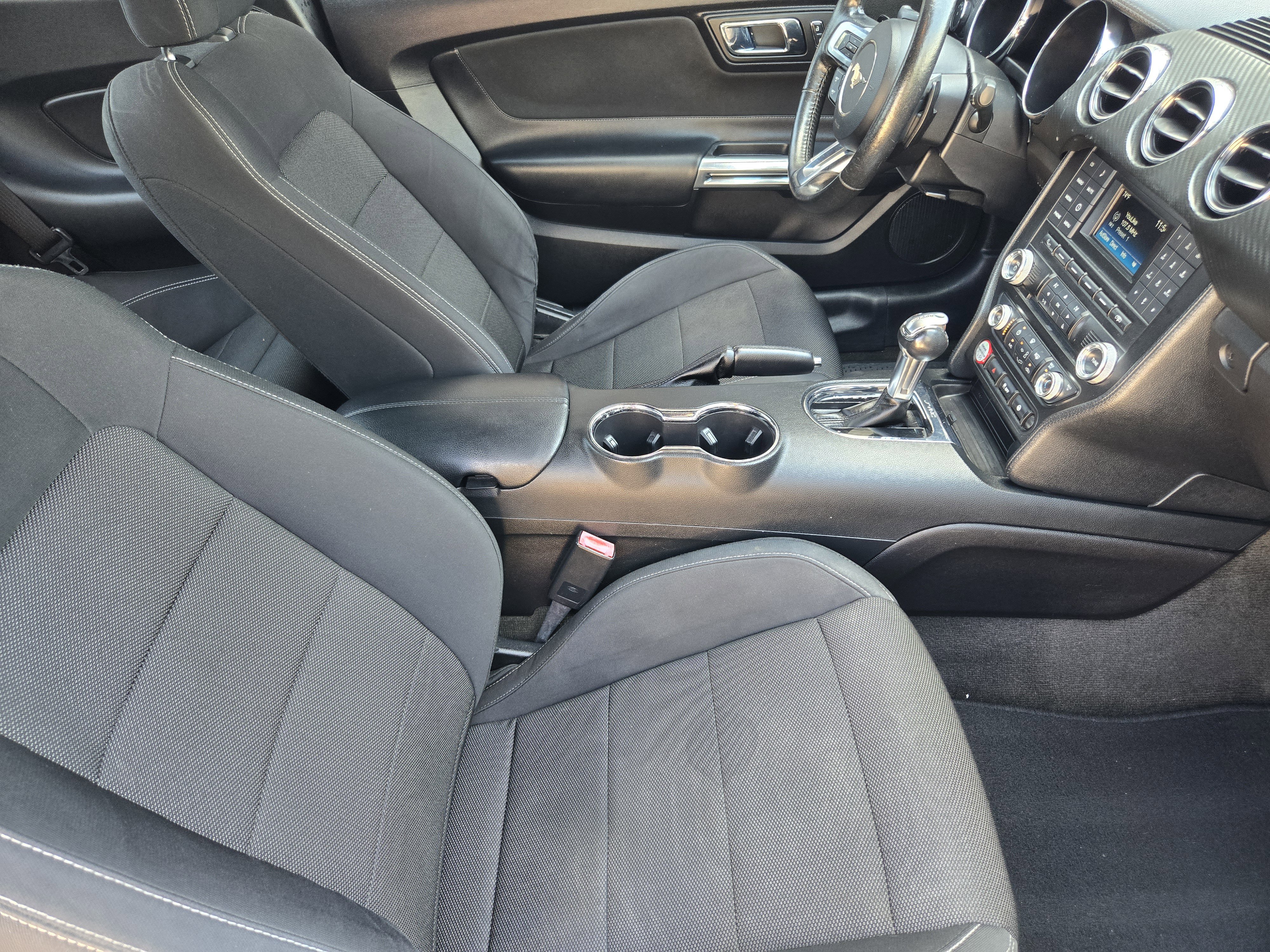 Used 2017 Ford Mustang Coupe RWD image 10