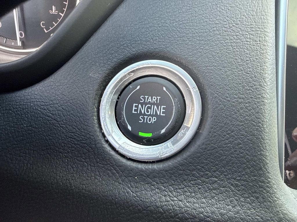 Certified 2023 Cadillac XT4 Sport FWD image 28