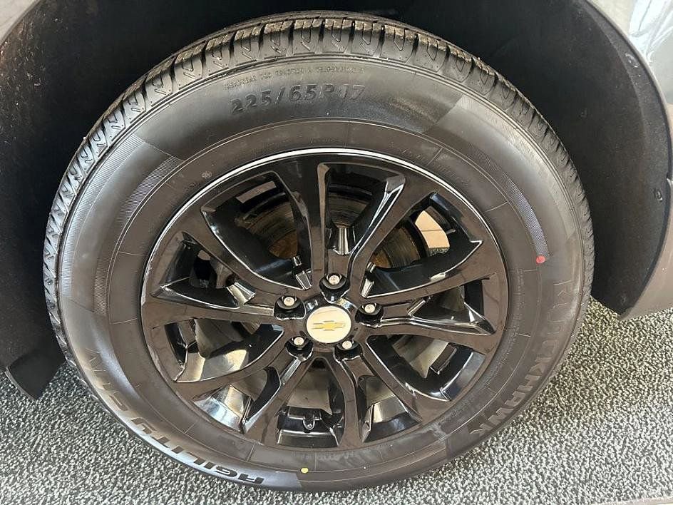 Used 2020 Chevrolet Equinox LS w/ LPO, Blackout Package image 32