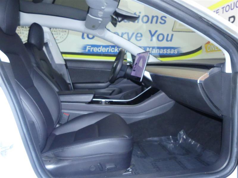 Used 2019 Tesla Model 3 Standard Range Plus image 6