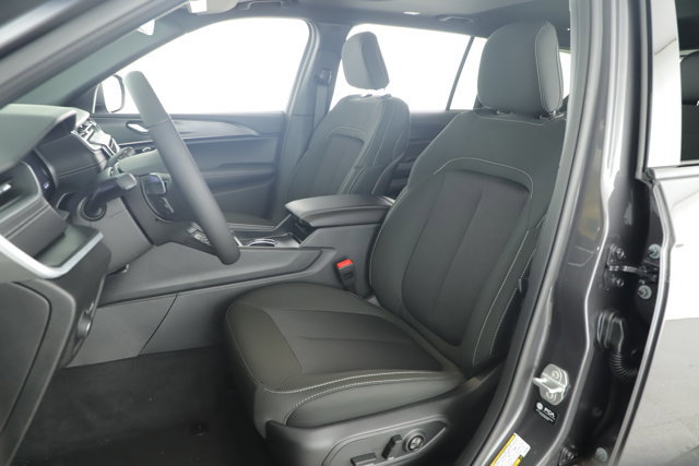 New 2025 Jeep Grand Cherokee L Laredo w/ Luxury Tech Group I image 12