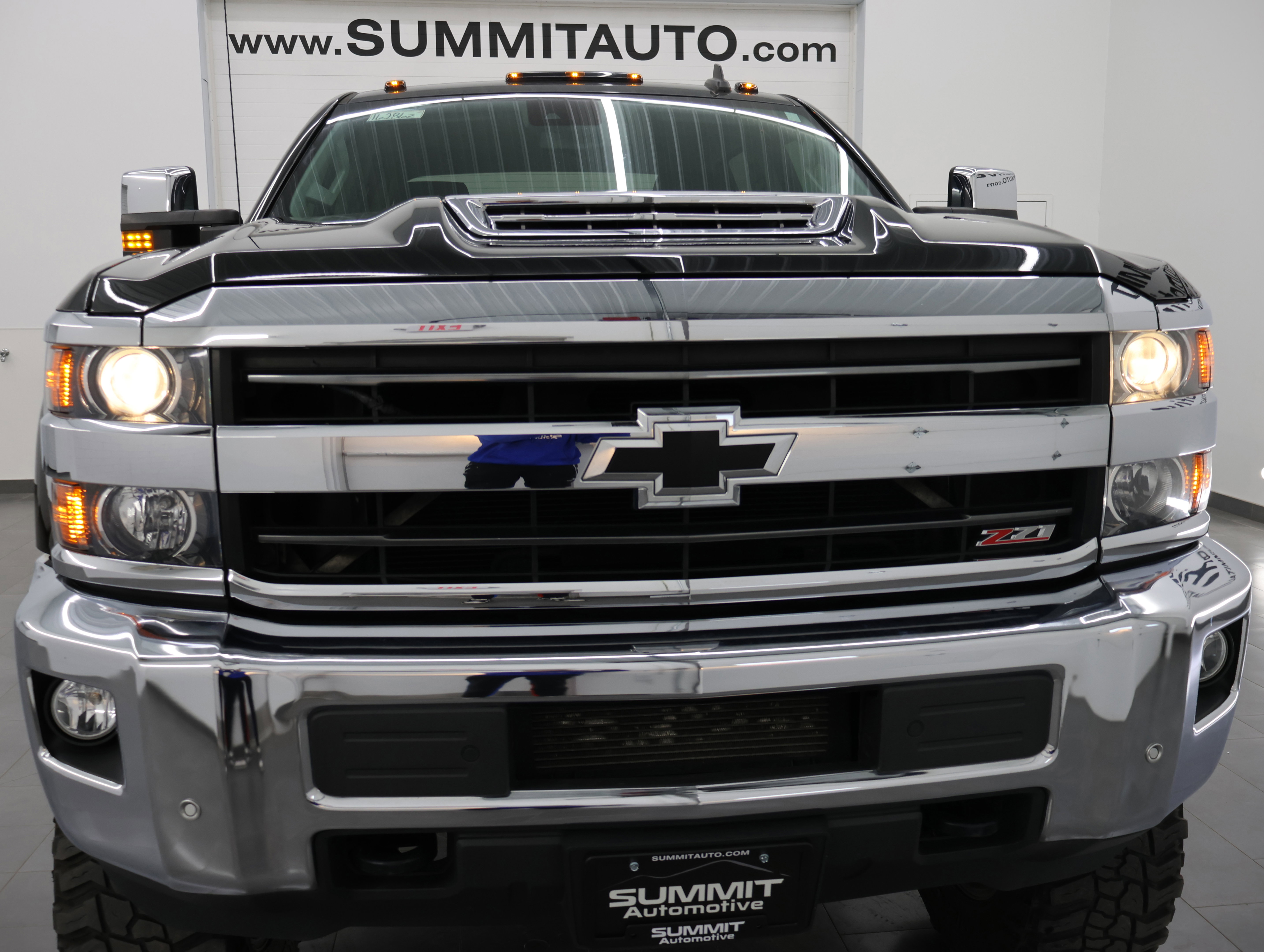 Used 2018 Chevrolet Silverado 2500 LTZ w/ Duramax Plus Package AWD/4WD image 20