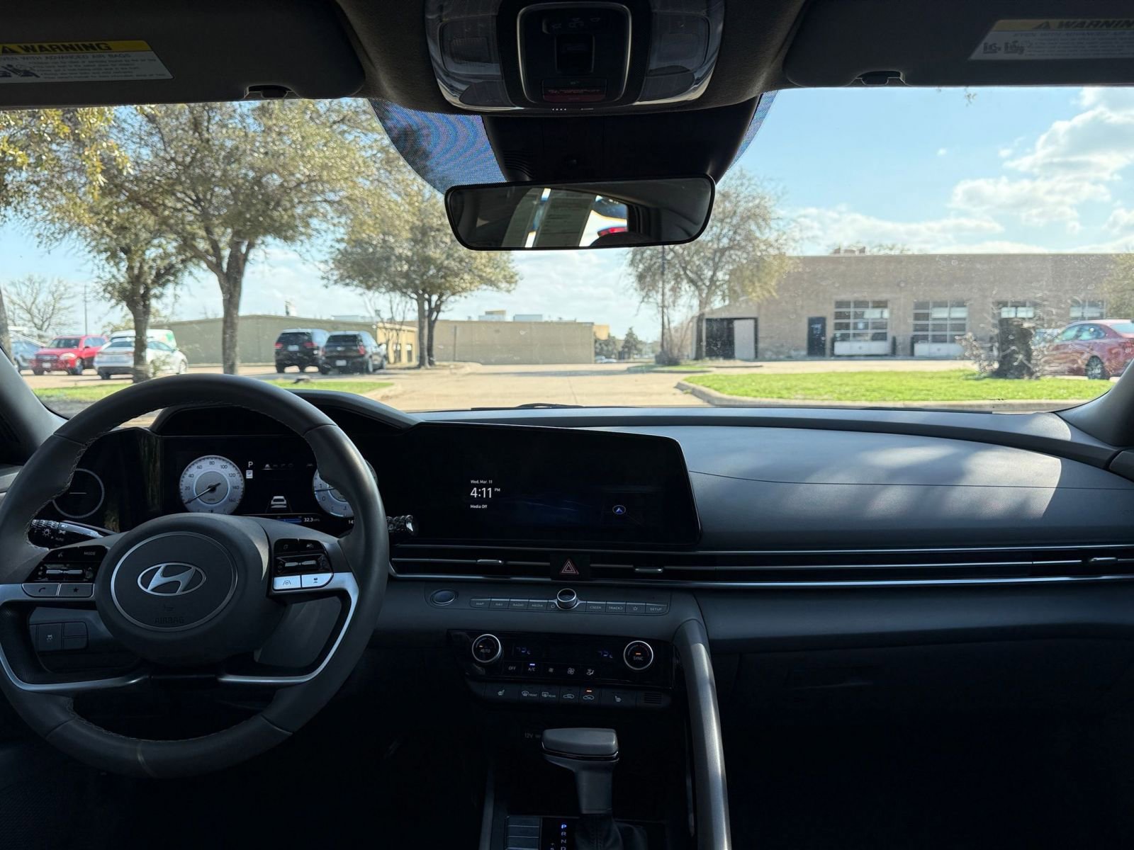 Used 2025 Hyundai Elantra SEL image 35