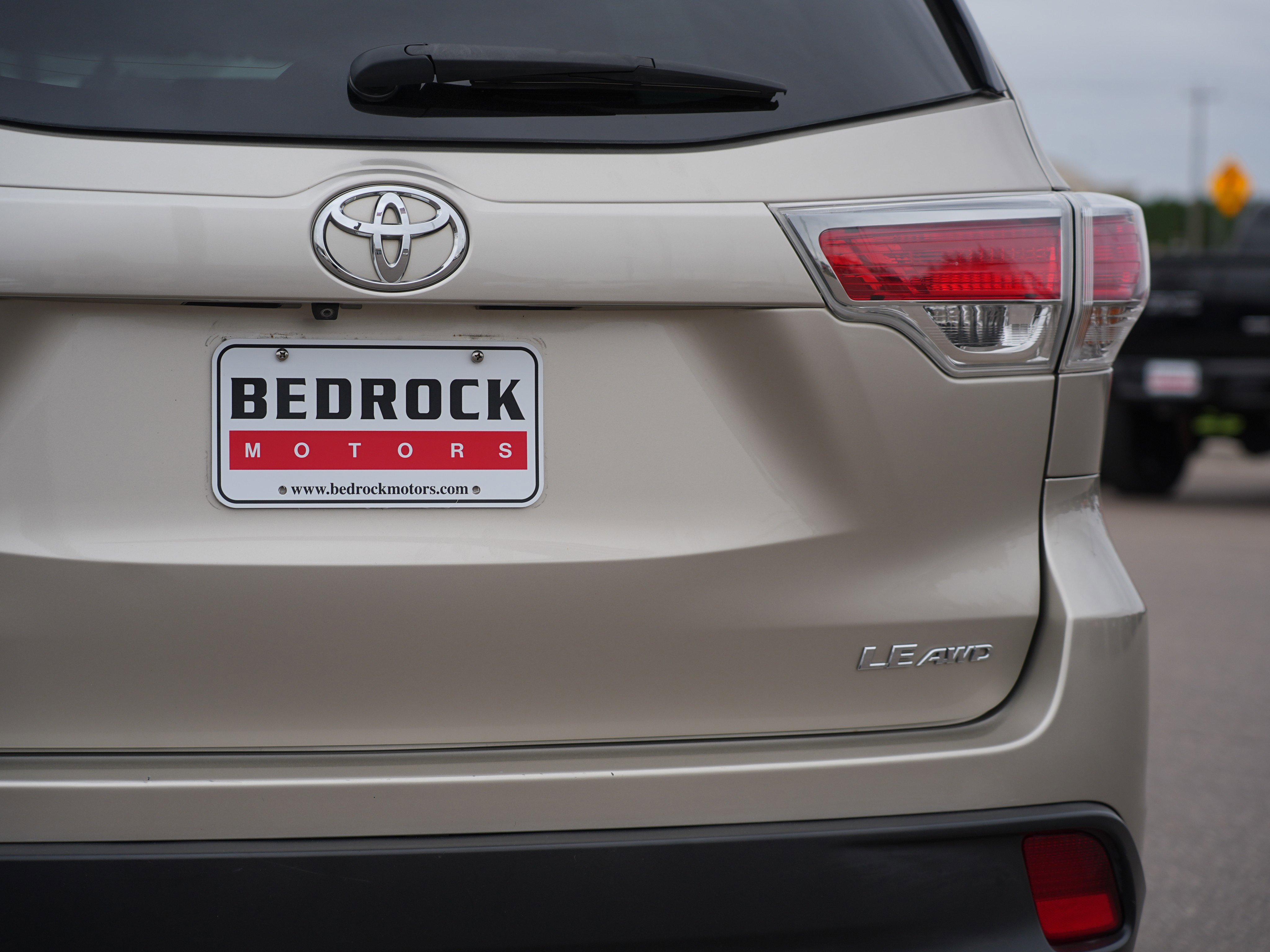 Used 2015 Toyota Highlander LE AWD/4WD image 10