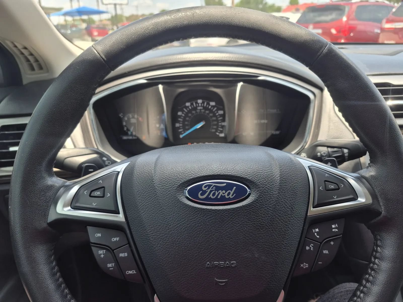 Used 2018 Ford Fusion SE w/ Fusion SE Technology Package FWD image 28