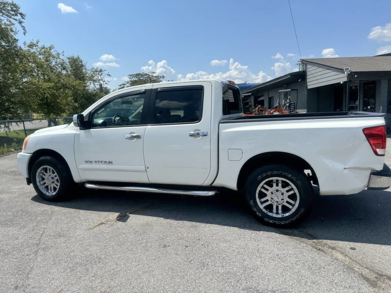 Used 2013 Nissan Titan SV image 24