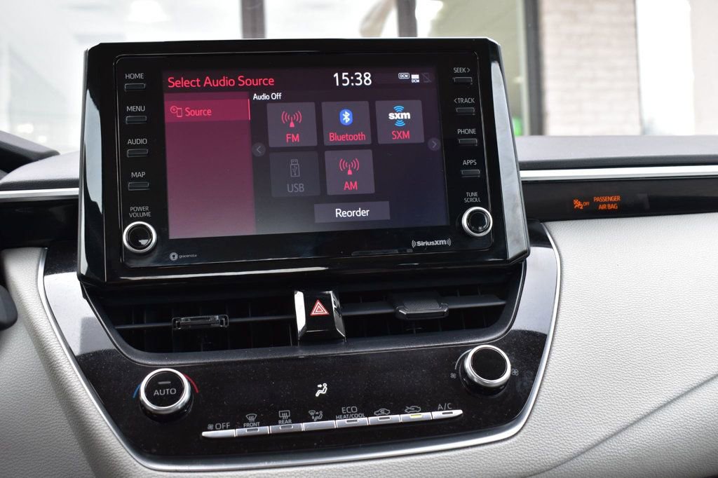 Used 2022 Toyota Corolla LE image 31
