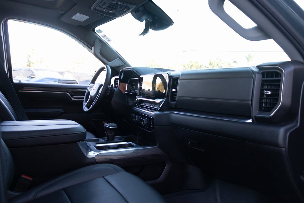 Used 2025 Chevrolet Silverado 1500 LTZ w/ LTZ Premium Package image 22